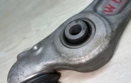 Рычаг передний правый верхний для BMW 5er на фотографиях