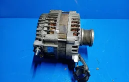 Генератор для Nissan X-Trail 2002 года на фотографиях