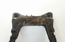 Подрамник двигателя для Nissan Qashqai 2023 года на фотографиях