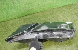 Фара ксенон левая для Skoda Octavia 2014 года на фотографиях