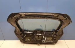 Крышка багажника для Opel Astra 2017 года на фотографиях