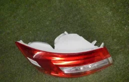 Фонарь левый для Skoda Octavia 2015 года на фотографиях