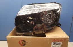 Фара ксенон левая для Renault Duster 2014 года на фотографиях