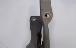 Крепление петли капота для Hyundai Tucson на фотографиях