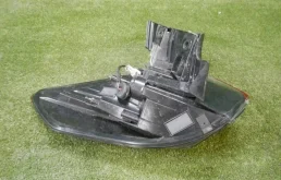 Фонарь внешний правый для Nissan X-Trail 2013 года на фотографиях