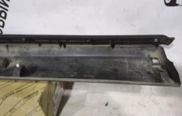 Накладка двери багажника для Toyota RAV4 2013 года на фотографиях