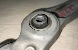 Рычаг передний левый верхний для BMW 5er на фотографиях