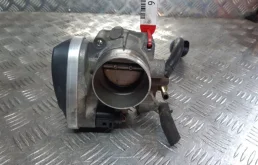 Дроссельная заслонка для Skoda Octavia 2008 года на фотографиях