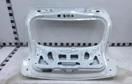 Крышка багажника для Nissan Juke 2020 года на фотографиях