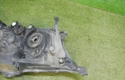 Фара ксенон левая для Toyota Land Cruiser 2009 года на фотографиях