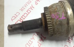 Привод передний правый для Nissan X-Trail 2000 года на фотографиях