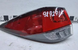 Фонарь внешний левый для Lexus RX 2019 года на фотографиях