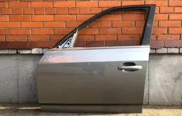 Дверь передняя левая для BMW X3 2005 года на фотографиях