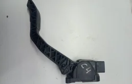 Электронная педаль газа для Citroen C4 2011 года на фотографиях