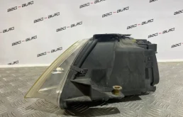 Фары для Volkswagen Passat 2002 года на фотографиях