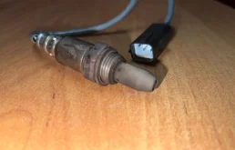 Лямбда-зонд (верхний) для Nissan Teana на фотографиях