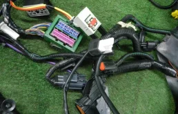 Уплотнитель передней правой двери для Ford Transit 2013 года на фотографиях