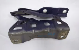 Крепление петли капота для Hyundai Tucson на фотографиях