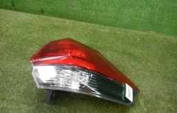 Фонарь внешний правый для Nissan X-Trail 2013 года на фотографиях