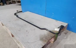 Стабилизатор поперечной устойчивости задний для Nissan X-Trail 2001 года на фотографиях