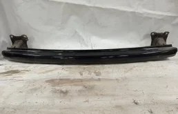 Усилитель заднего бампера для Skoda Octavia 2009 года на фотографиях