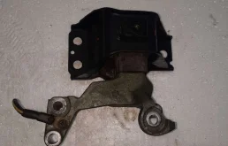 Опора двигателя задняя правая верхняя для Nissan Qashqai 2012 года на фотографиях