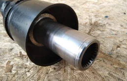 Карданный вал задний для Mitsubishi Pajero 2010 года на фотографиях