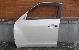 Дверь багажника для Nissan Juke 2020 года на фотографиях