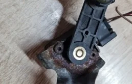 Датчик дорожного просвета передний для Volkswagen Touareg 2004 года на фотографиях