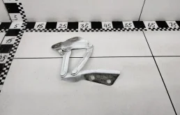 Петля капота правая для Ford Transit на фотографиях