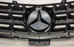 Решетка радиатора для Mercedes-Benz M class 2015 года на фотографиях