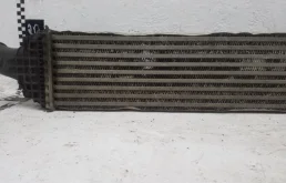 Радиатор интеркулера для Audi A4 2007 года на фотографиях