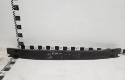 Усилитель заднего бампера для Toyota RAV4 2019 года на фотографиях