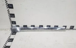 Накладка двери багажника для Volkswagen Touareg 2012 года на фотографиях