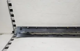 Накладка порога правая для Toyota Land Cruiser 2015 года на фотографиях