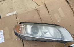 Фара правая для Volvo S80 2014 года на фотографиях