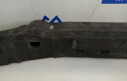 Абсорбер переднего бампера для Nissan X-Trail 2008 года на фотографиях