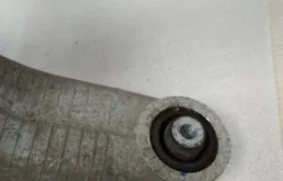 Качающийся рычаг правый для BMW X5 на фотографиях