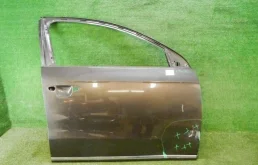 Дверь передняя правая для Volkswagen Passat 2011 года на фотографиях