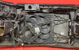 Бампер для Volkswagen Polo 2008 года на фотографиях