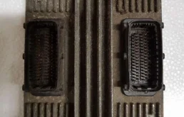 Блок управления двигателем для Opel Vectra 2000 года на фотографиях