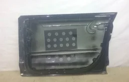 Дверь передняя правая для Volkswagen Touareg 2002 года на фотографиях