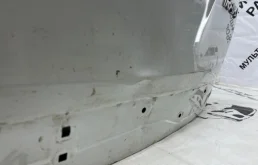 Молдинг крышки багажника для Toyota RAV4 2013 года на фотографиях