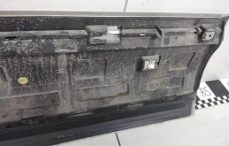 Накладка двери багажника для Volkswagen Touareg 2012 года на фотографиях