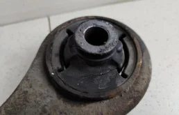 Рычаг передний правый нижний для Suzuki Grand Vitara 2008 года на фотографиях