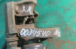 Суппорт задний правый для Volkswagen Passat 2006 года на фотографиях