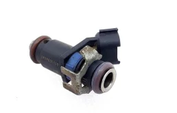 Форсунка топливная для Skoda Octavia 2015 года на фотографиях