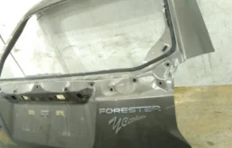 Крышка багажника для Subaru Forester 2016 года на фотографиях