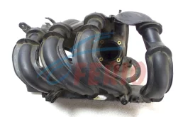 Впускной коллектор для Ford Focus 2005 года на фотографиях