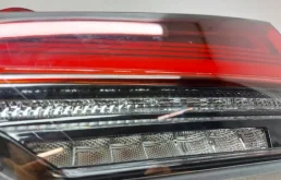 Фонарь внутренний правый для Lexus RX 2022 года на фотографиях